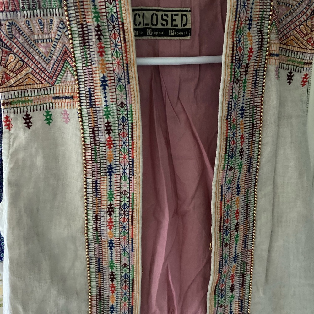 Vest - Picture 5 of 12